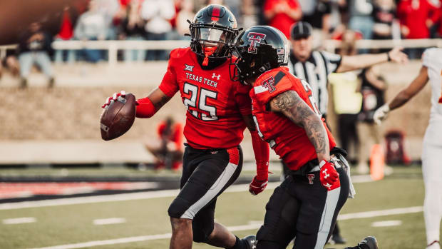 211113_FB_vs_Iowa_State_JP_166